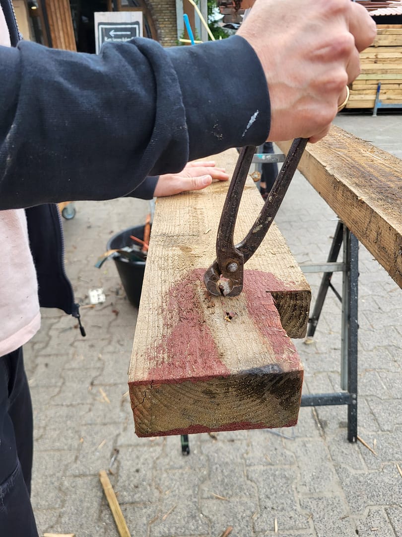 Spijkervrij maken hout Den Haag